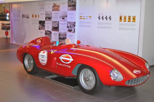  Ferrari.  1